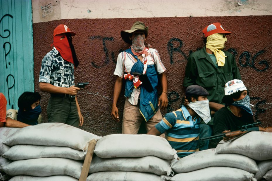 Sandinista barricade during last days of fighting in Matagalpa, 1979