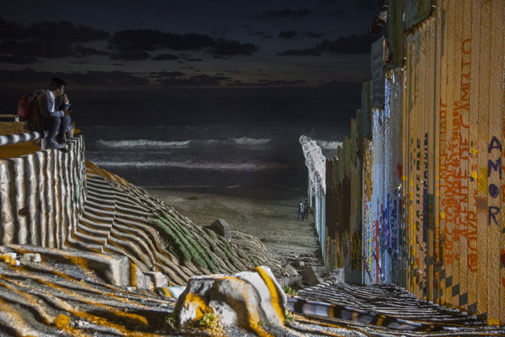 Susan Meiselas<br>The wall dividing the US and Mexico at Freedom Park, Tijuana beach, Tijuana, Mexico, Dec. 1 2018