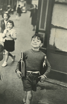 Henri Cartier-Bresson<br>Rue Mouffetard, Paris, 1954