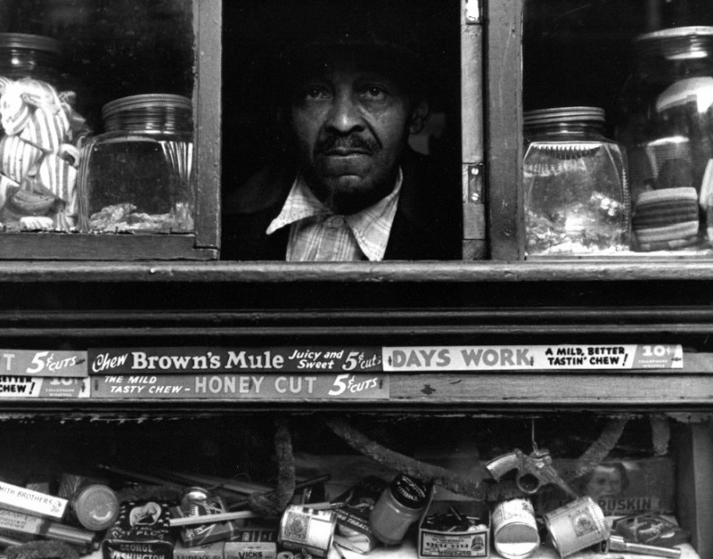 Harlem Merchant, NYC, 1937