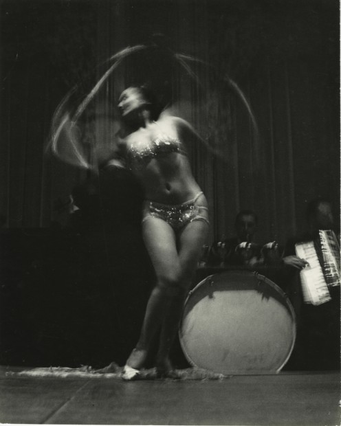 Split-Second Dancer, 1942