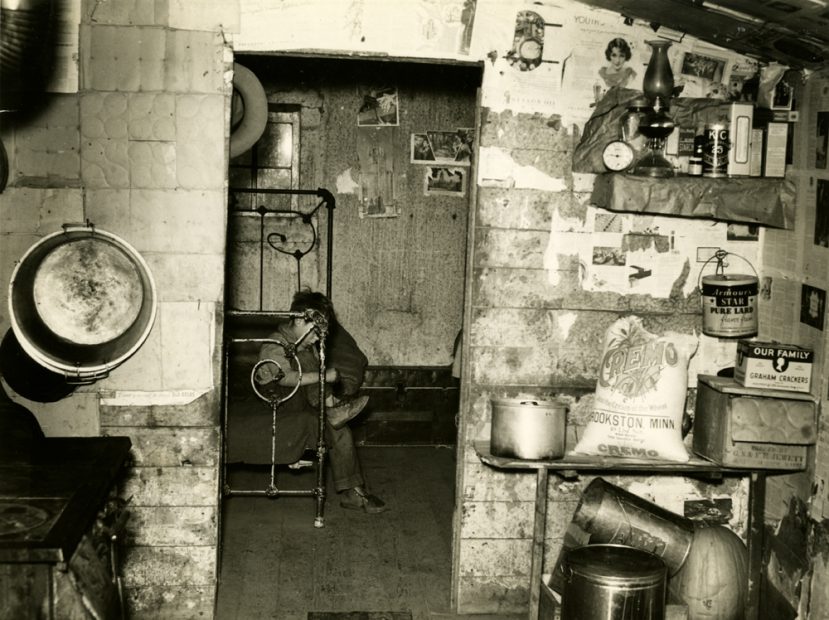 Russell Lee <br> Interior of shack occupied by sugar beet worker, Minnesota, 1930s