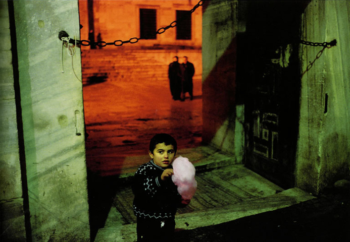 Alex Webb<br>Istanbul, Turkey, 2001