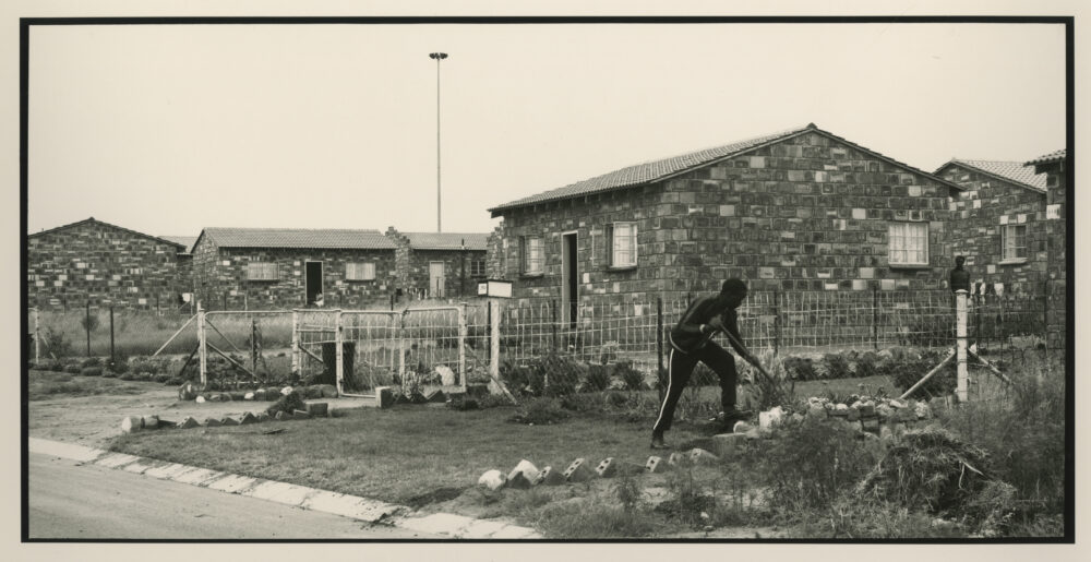 David Goldblatt<br>Gardening in Ekangala. a dormitory township adjacent to Ekandustria